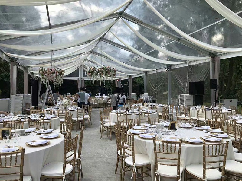 移動環(huán)保空調(diào)降溫設(shè)備-應(yīng)用戶外餐廳降溫通風(fēng)案例